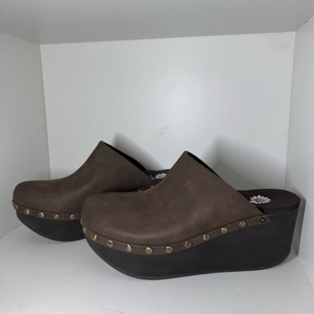 Yellow Box Clog Mule Studded Wedge Heel Clogs Leather Women's Size 8